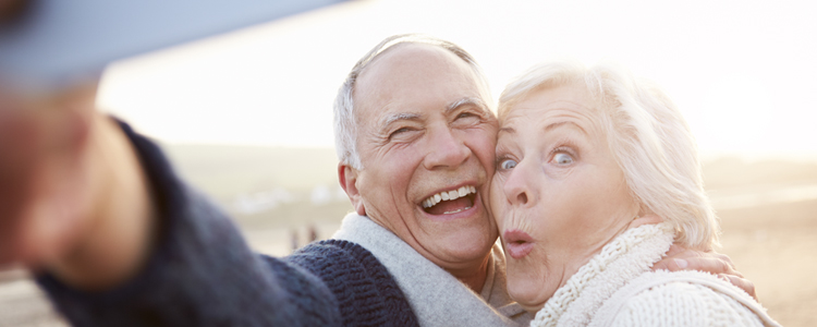Seniors en voyage : créez votre espace photos/vidéos privé !